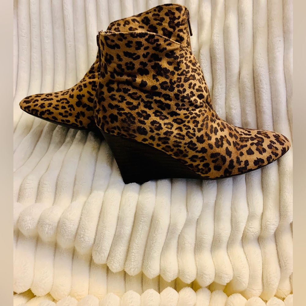IMPO NWOT LEOPARD WEDGE HEEL BOOTIES rear zipper, stretchy suede like material